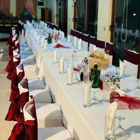 Restorant Viktoria 3* Gjirokastër