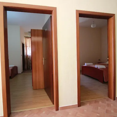 Hotel Restorant Viktoria 3*