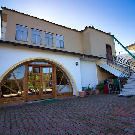 Restorant Viktoria 3* Gjirokastër